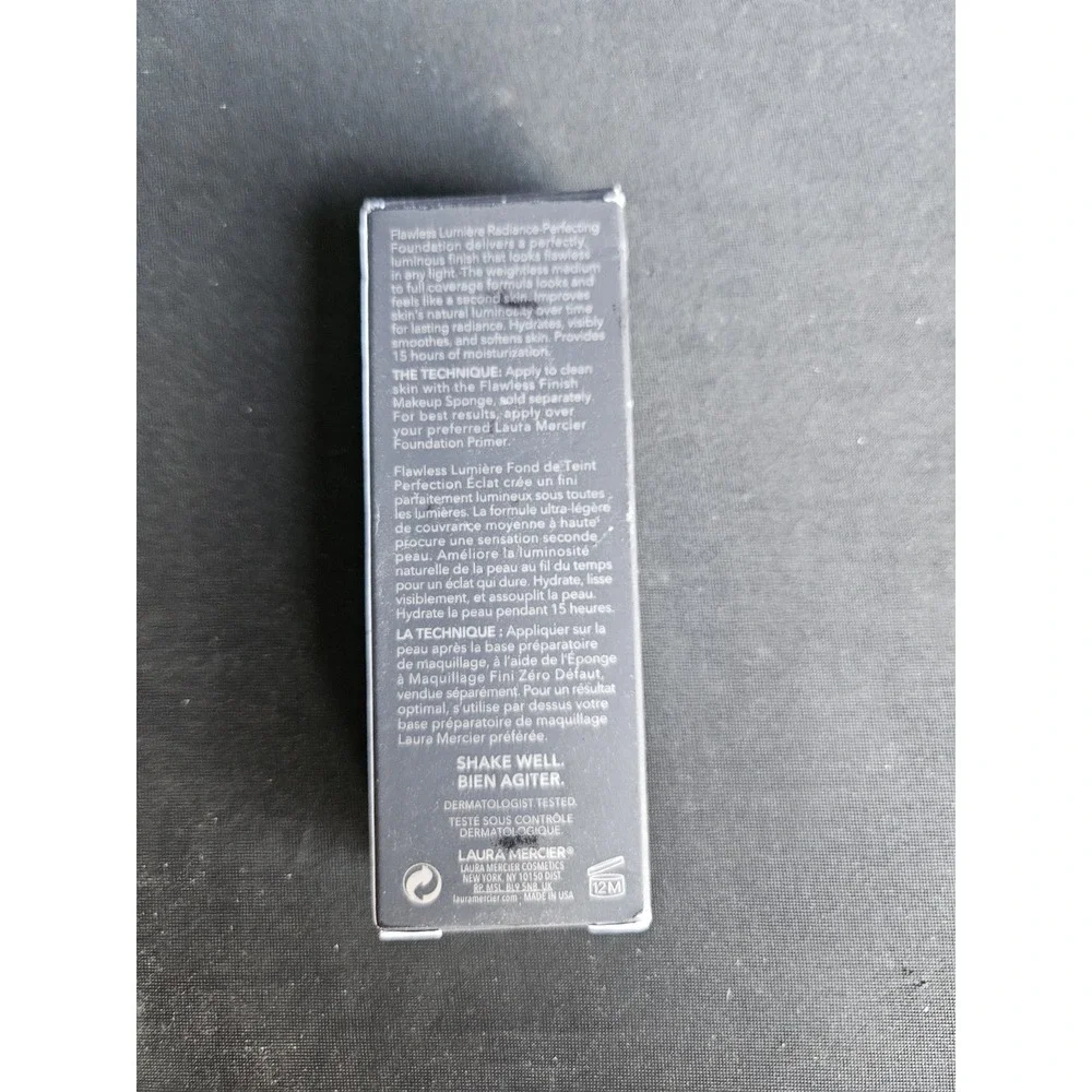 Laura Mercier Flawless Lumiere Radiance Foundation 2W2 Butterscotch 1oz 30ml